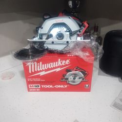 Milwaukee Circular Saw