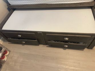 Full size bed w/ twin trundle