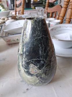 Peacock marble vase