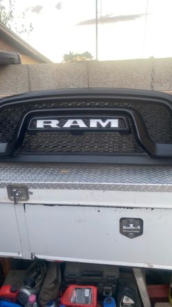 Grille for dodge RAM classic 2019to2022