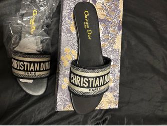 Women’s Dior slides