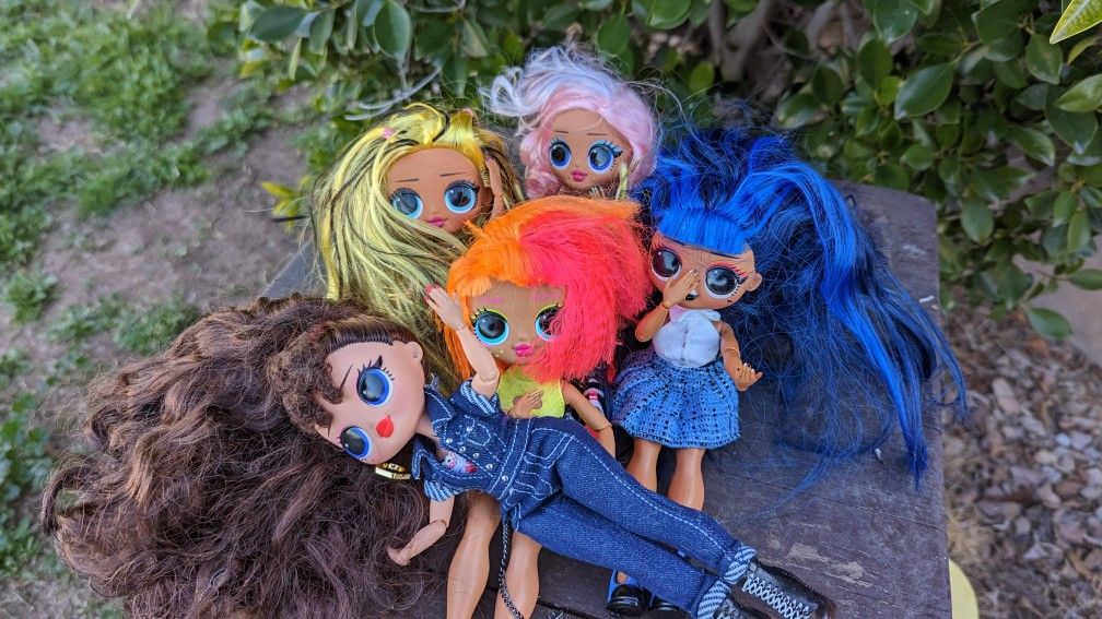 L.O.L. Dolls Lot of 5 LOL Surprise Dolls 9.5" - OMG Alt Grrrl