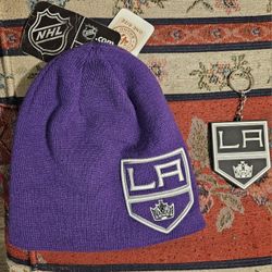 LA KINGS  LOT OF 2   NHL ADULT  PURPLE KNIT HAT & KEYCHAIN  RUBBER/PLASTIC 