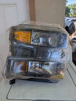 Headlight Right Passenger Side for 19 20 21 22 Chevrolet Silverado 1500 RH