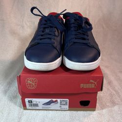 Shoes: Navy Junior Pumas