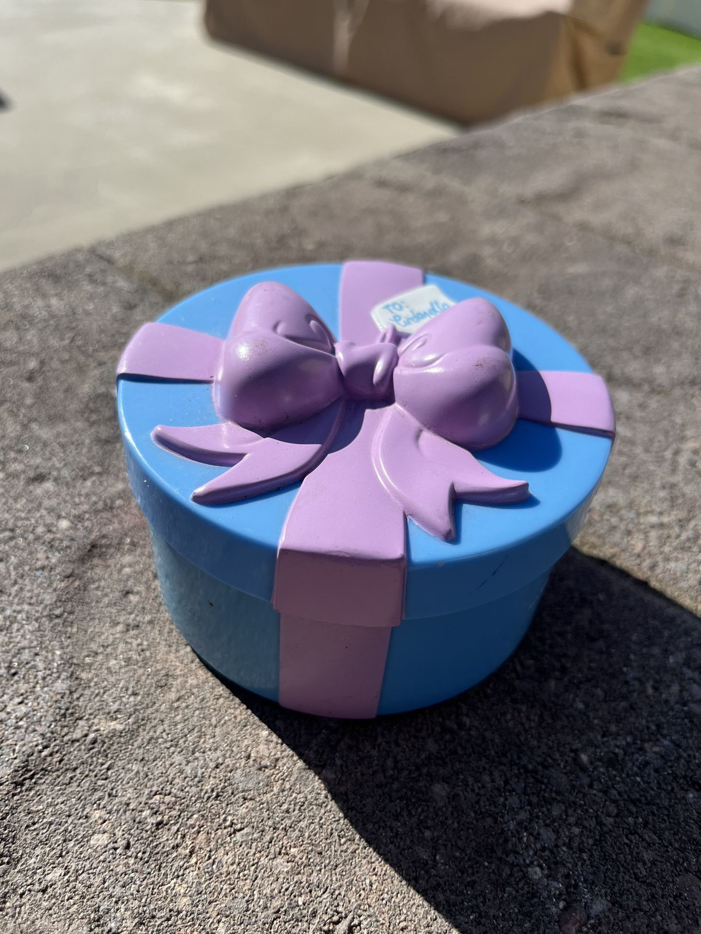 $1 Cinderella Plastic Gift Box
