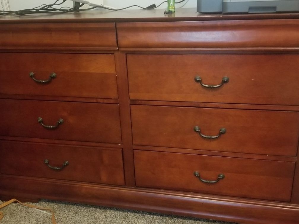 Long Dresser