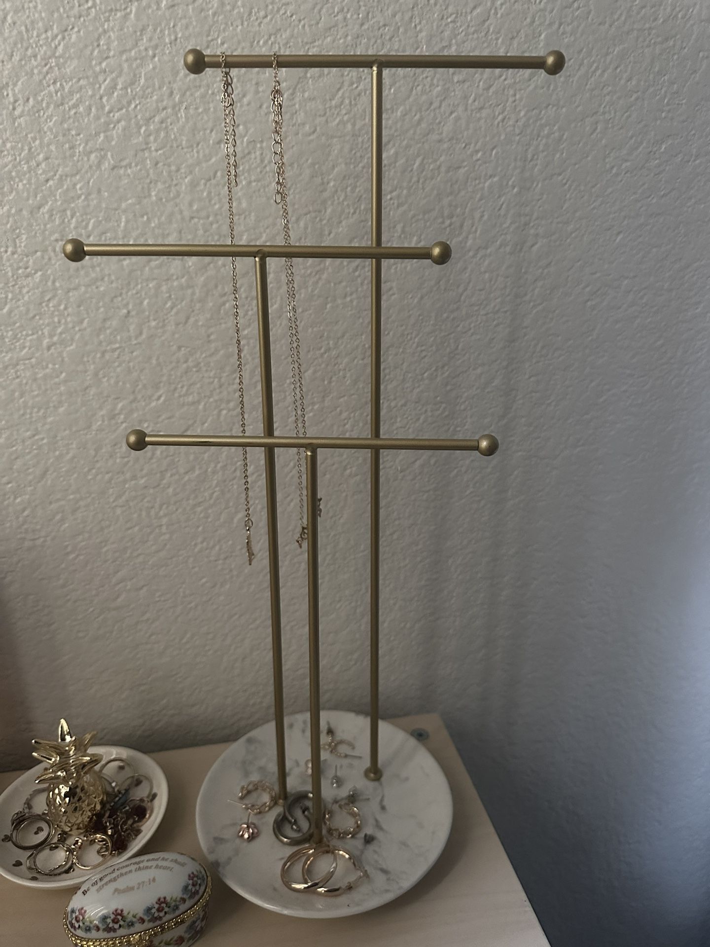 gold necklace and ring holder stand