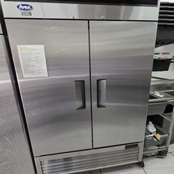 Commercial refrigerator an freezer