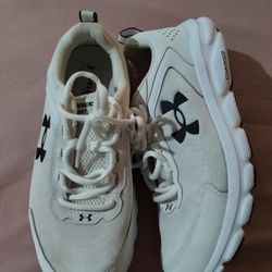 White Under Armour Sz 10