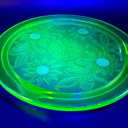 Uranium Glass Jeanette Sunflower 10” Cake Plate