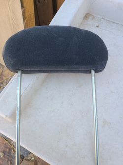Chevy Gmc Truck Suv Middle Row Middle Seat Head Rest 