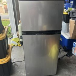 mini fridge with freezer