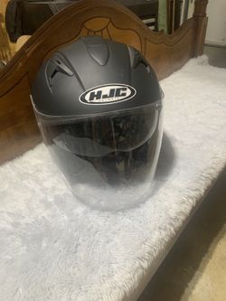 hjc i30 motorcycle helmet with sunglasses