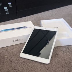 Apple iPad mini 16GB WiFi White with Box