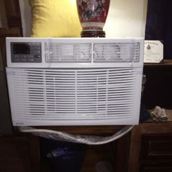 Rovsun 24000 BTUs  Ac/Heater & Wifi/ app +Install Kit