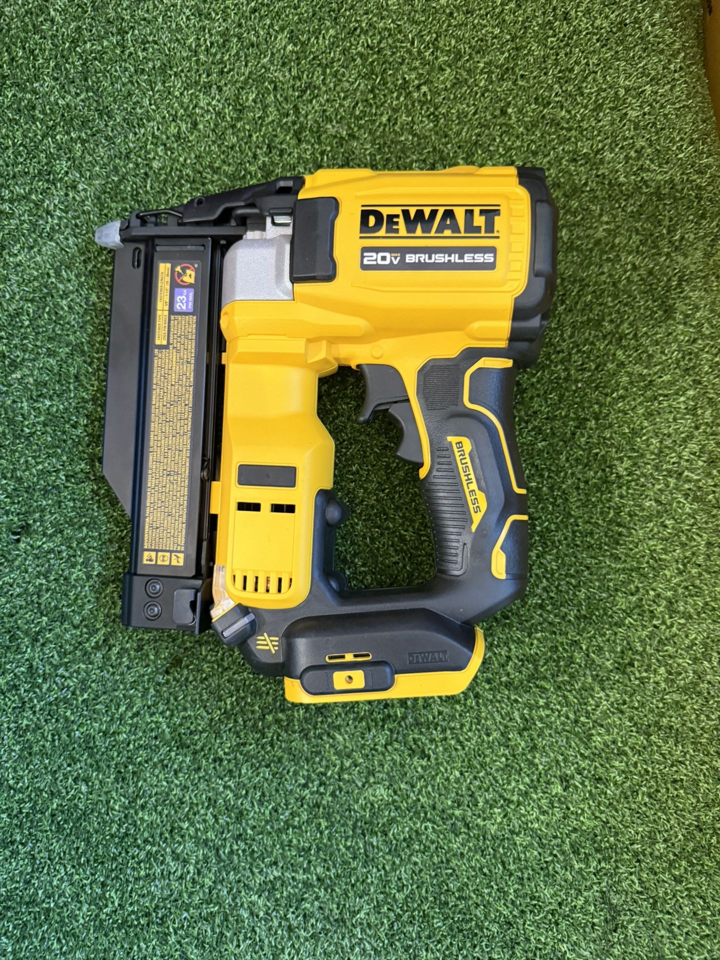 DeWALT 20V Max Brushless 23 GA Pin Nailer
