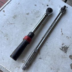 Torque wrench and breaker bar