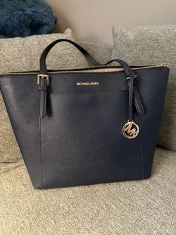 Michael Kors Jet Set Large Saffiano Leather Top-Zip Tote Bag