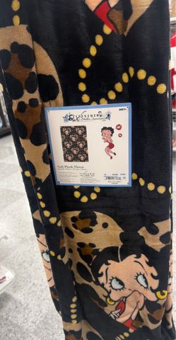 Betty Boop Soft Plush Throw Blanket