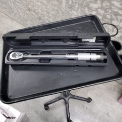 PITTSBURGH PRO 3/8 in. Drive, 5 to 80 ft-lb Click Torque Wrench