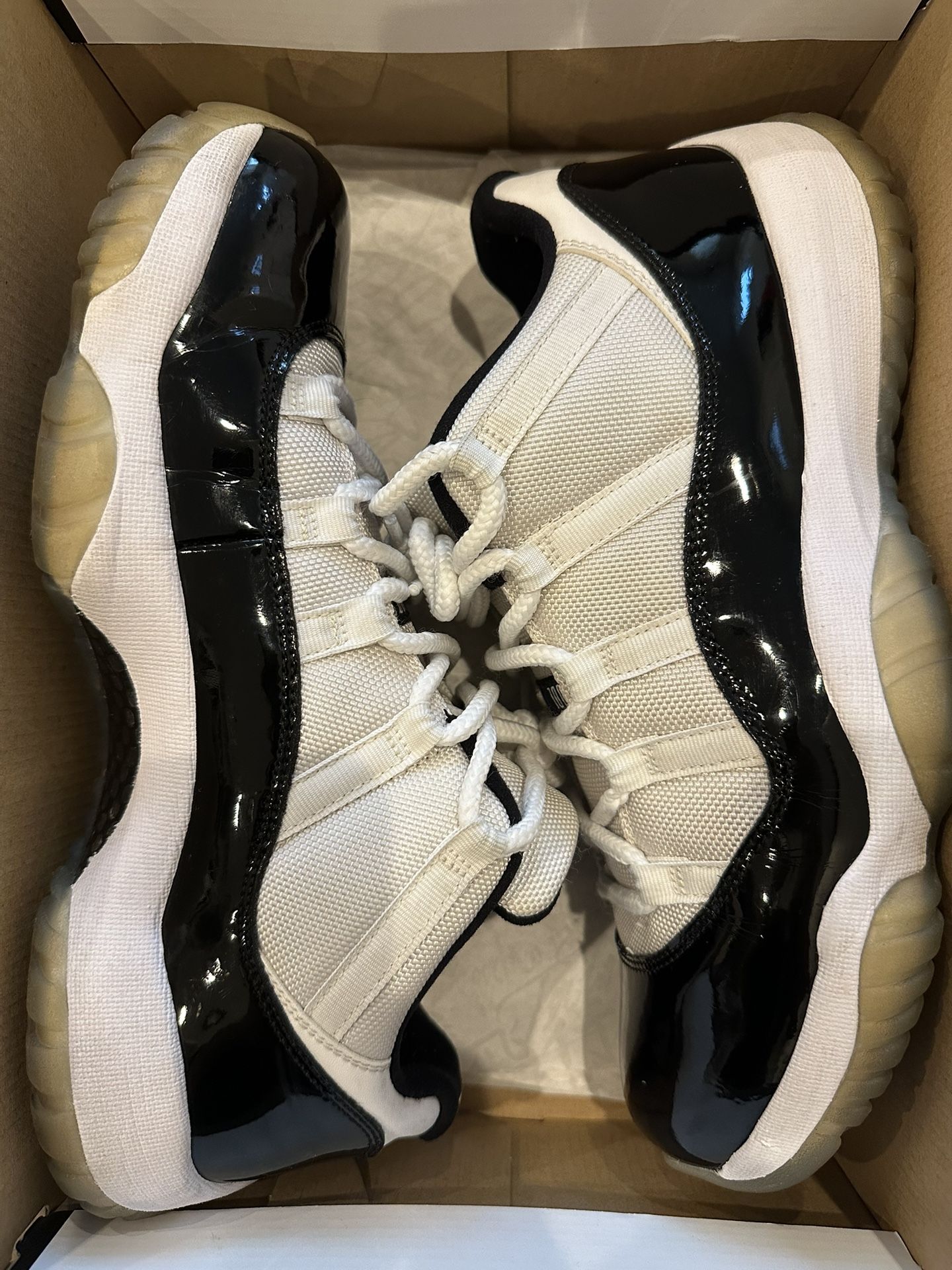 Air Jordan 11 Retro Low Concord Size 10.5
