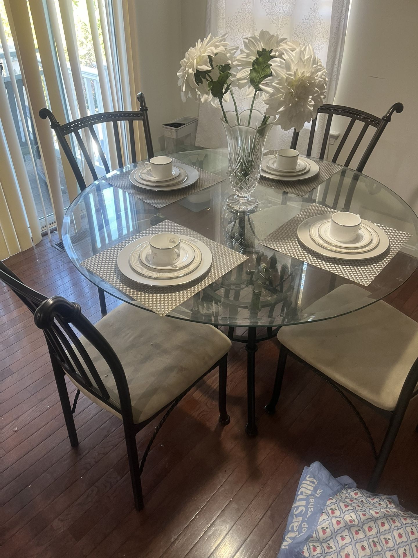 Glass Table With 4 Chairs