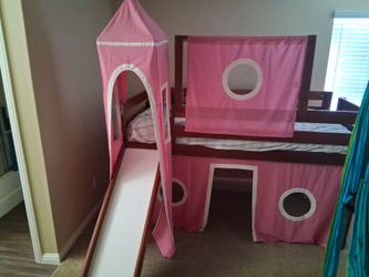 Kids trundle bed