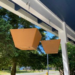 Hanging flower pots