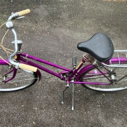 Vintage Ladies Bicycle. 19 Inch Frame. 26 Inch Wheel Rims