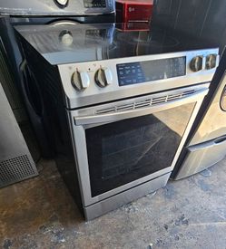 SAMSUNG STOVE.
