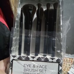 Make Up Brushes