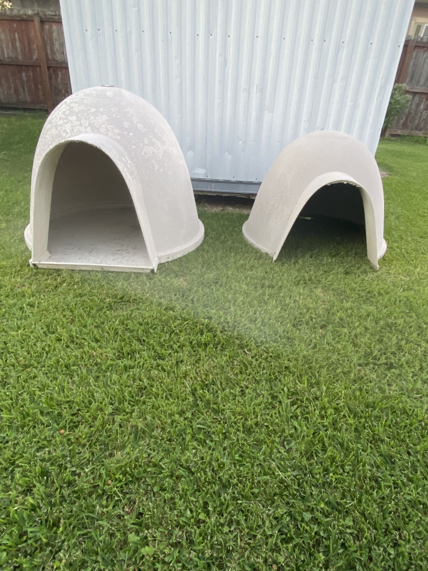 2-Dog Houses 