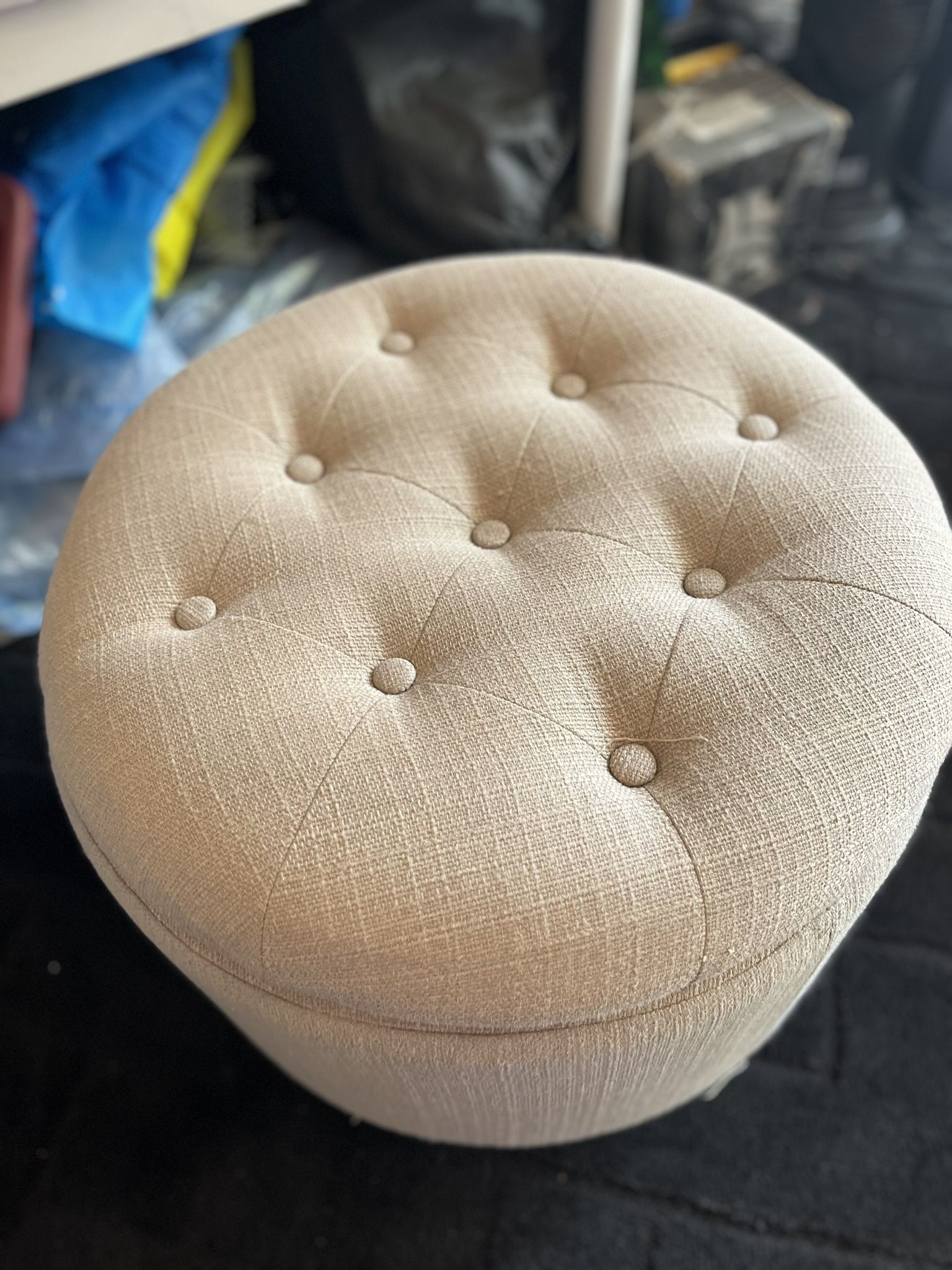GREAT SMALL BEIGE FABRIC OTTOMAN.OLENTANGY RIVER RD & BETHEL RD PICKUP. PET FREE AND SMOKE FREE HOME