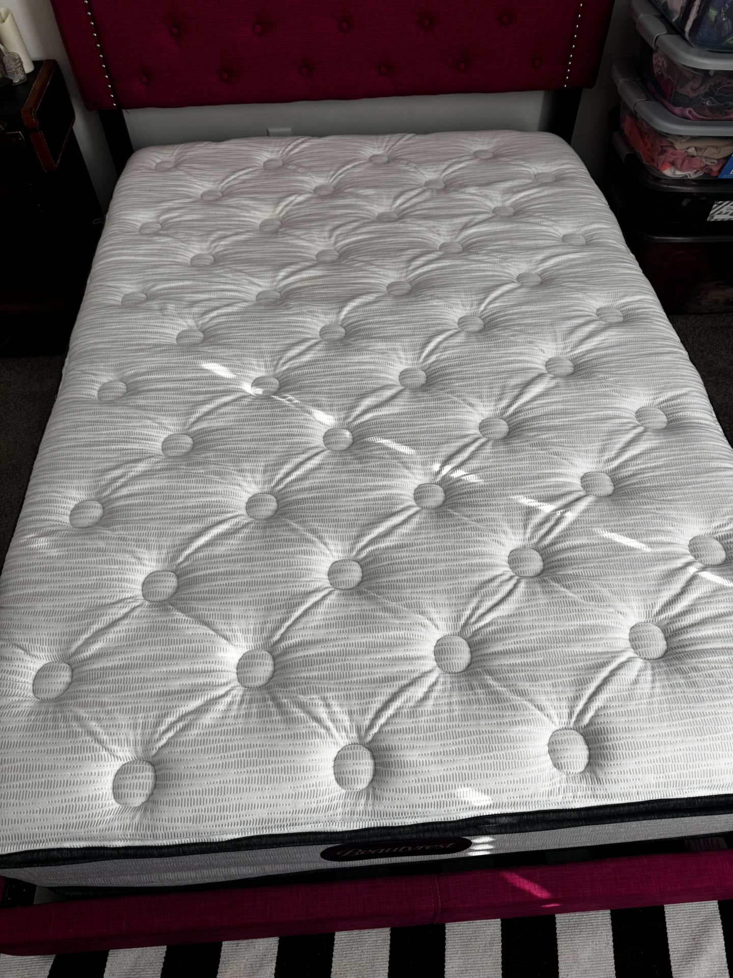 Full Bed with Mattress, Headboard & Frame β $300 (Like New)