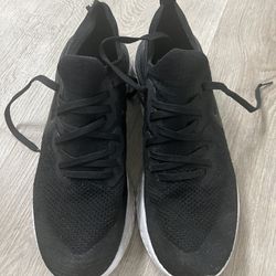 Nike Men’s Shoe 