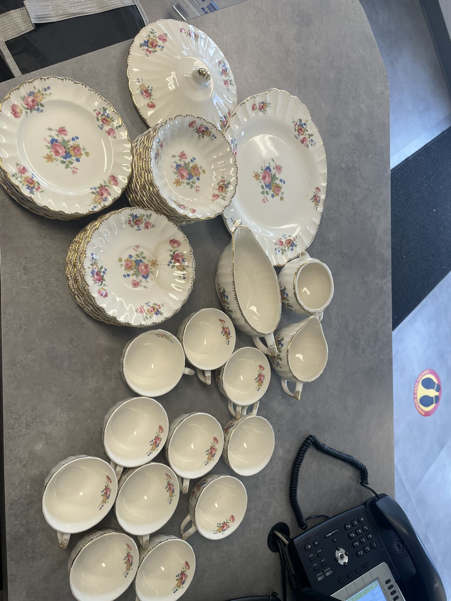 Limoges Made In uSA English rose 7 Pattern K-GFE Warranted 22k Gold 