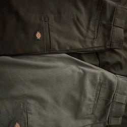 Black and gray dickies 