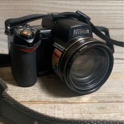 Nikon e8800 Camera W/battery 