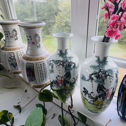 $200 Set of 4 Chinese Porcelain Vases – Hand-Painted, Excellent Condition