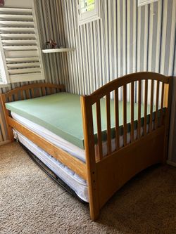 Twin wood pop up trundle bed set