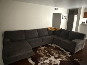 Sectional couch