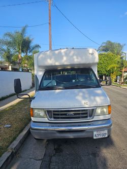 2007 Ford E-450