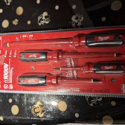 Milwaukee 4-Piece 1000V Insulated Screwdriver Set (New)
