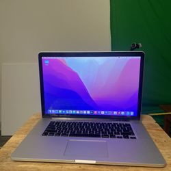 MacBook Pro (2015) 16 in Screen 