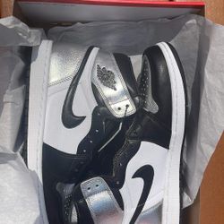 Jordan 1 Silver toe Size 9.5M/11W