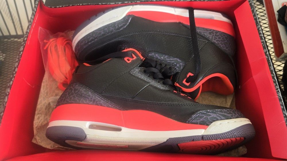 Jordan 3 Retro Crimson
