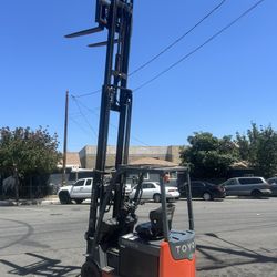 2021 Toyota 8FBCU25 Electric Forklift