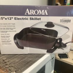 Brand New Aroma 15"x12" Electric Skillet (Still Sealed!)