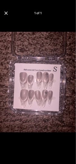 Press on nails, size small